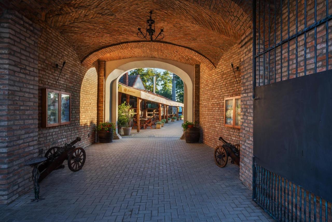 Chateau Krakovany Exterior photo